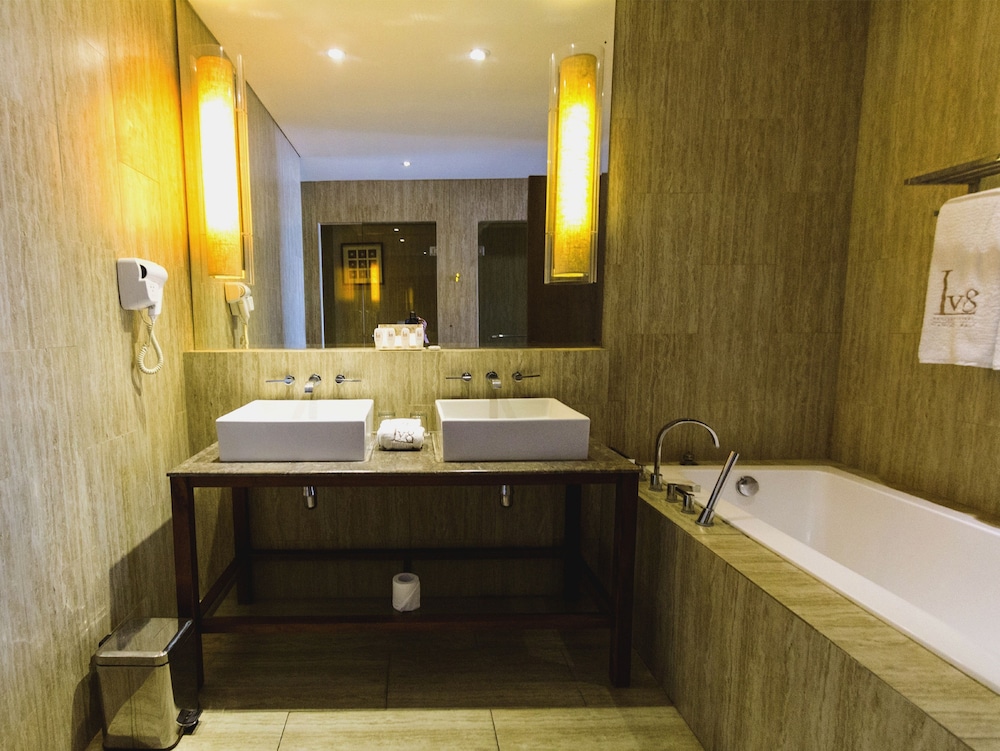 Lv8 Resort Hotel 72/72