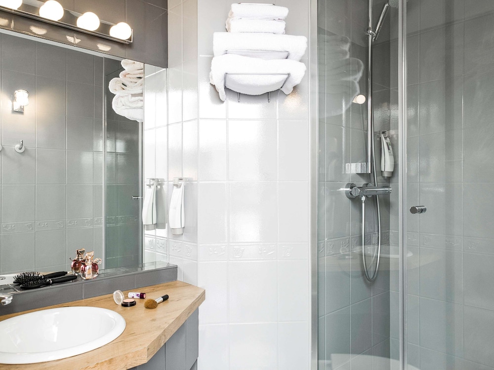 Ibis Styles Chartres 47/50