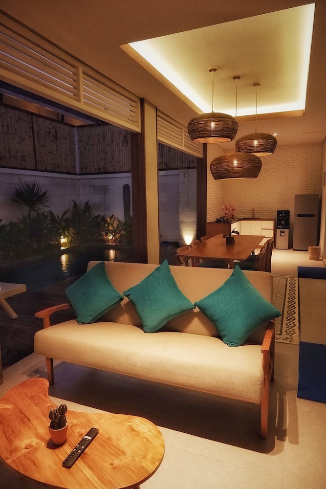 The Beach House Resort 38/70