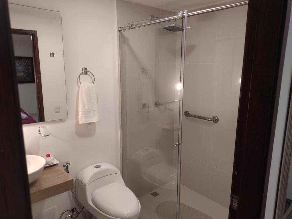 جناح، Hotel Karlo 6/7