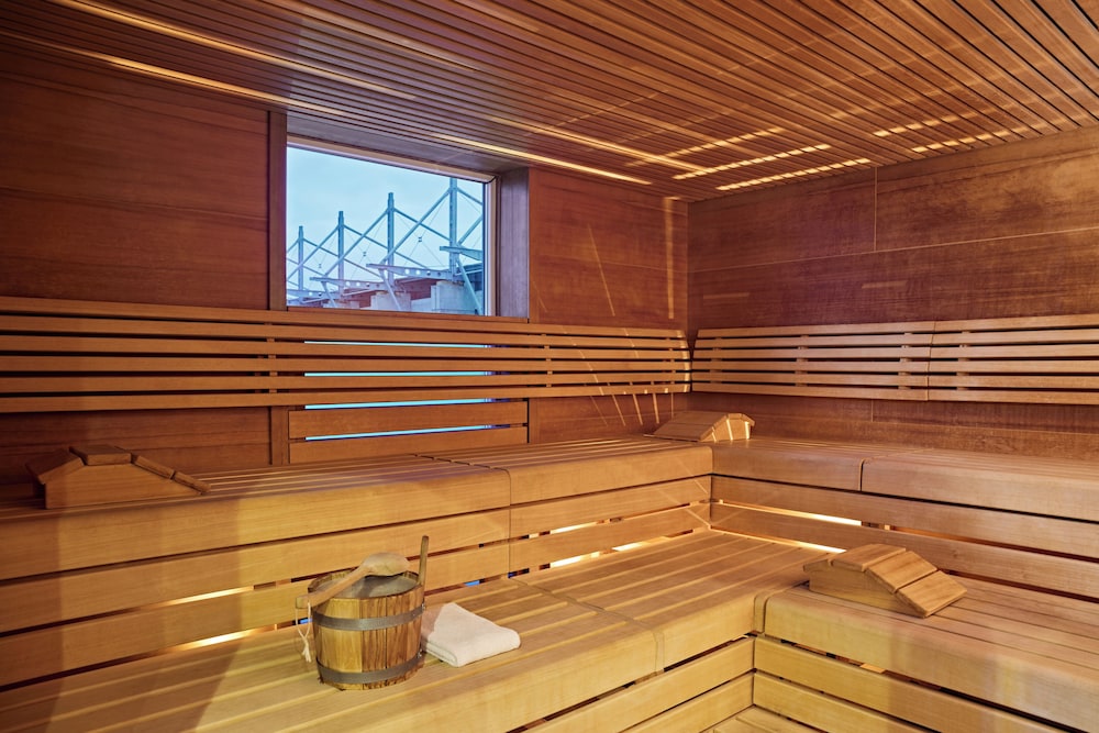 swimming pool spa