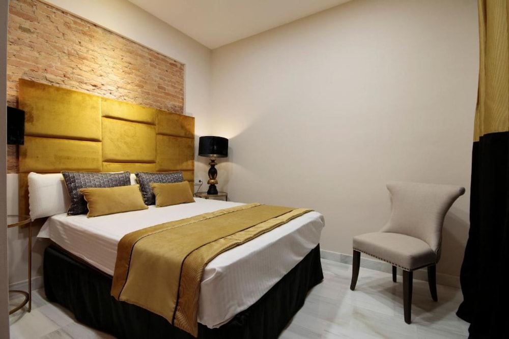Habitat Suites Gran Via 17 8/65
