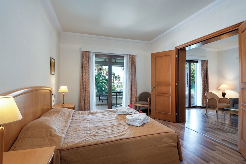 Annabelle Beach Resort 23/87