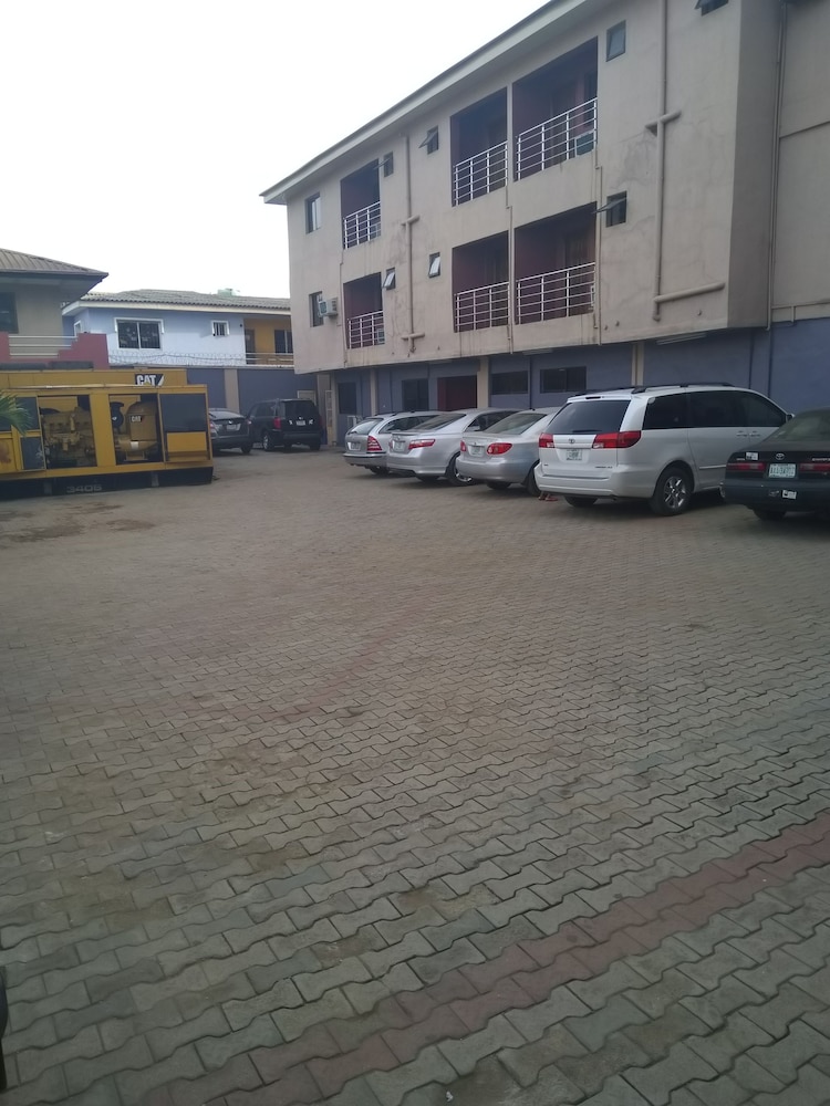 HAVANNAH SUITES 16/17