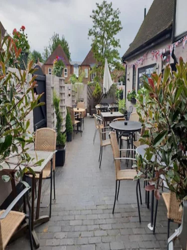 The White Hart Hotel 43/56