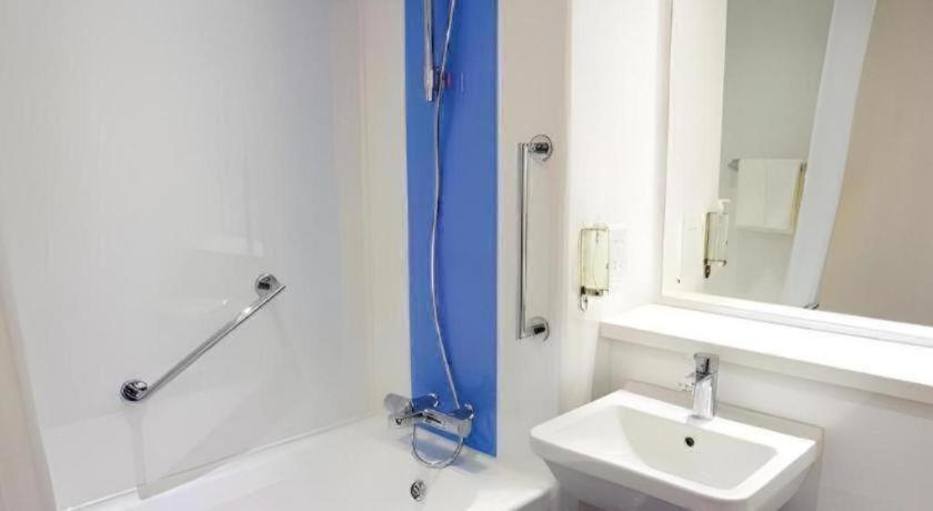 Travelodge Kidderminster 25/26