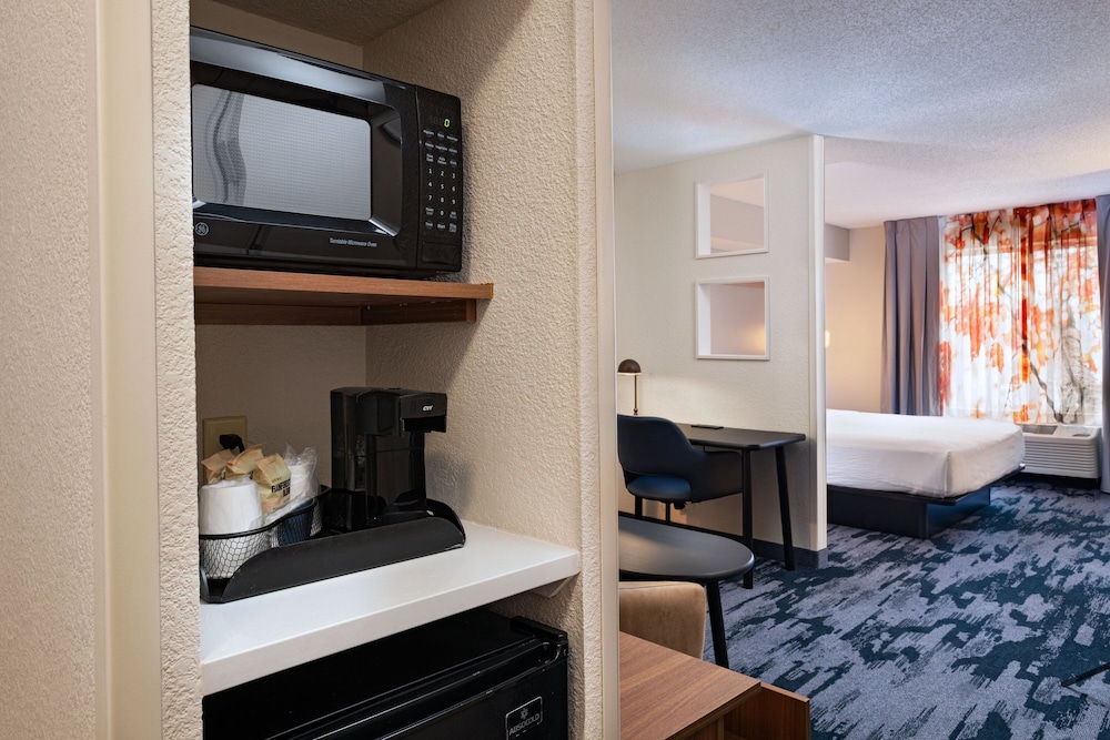 Fairfield by Marriott Inn & Suites Kansas City Airport 38/38