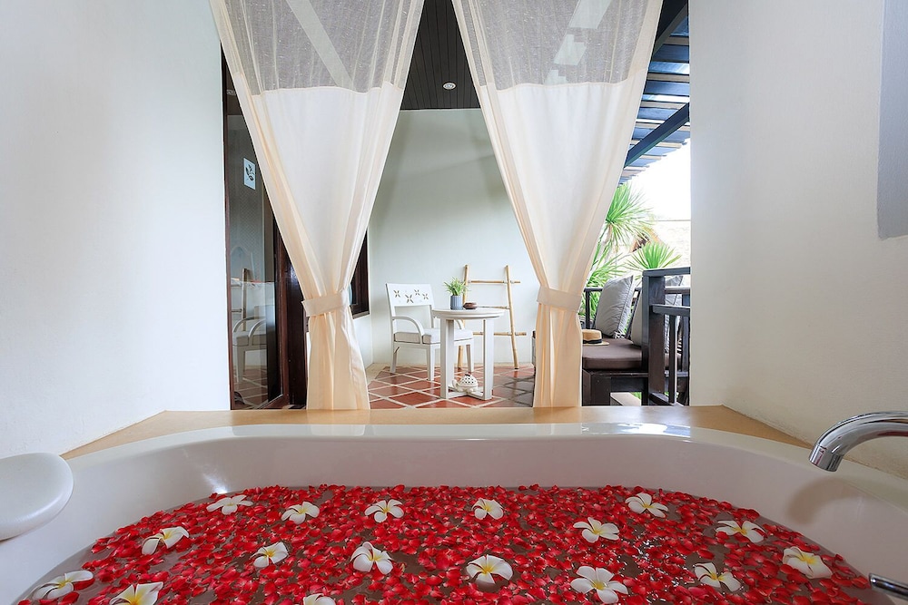 MELATI BEACH RESORT AND SPA 36/69