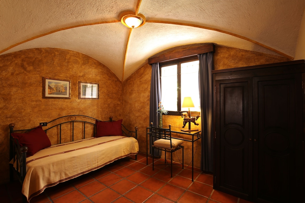 VILLA COLONIAL 30/49