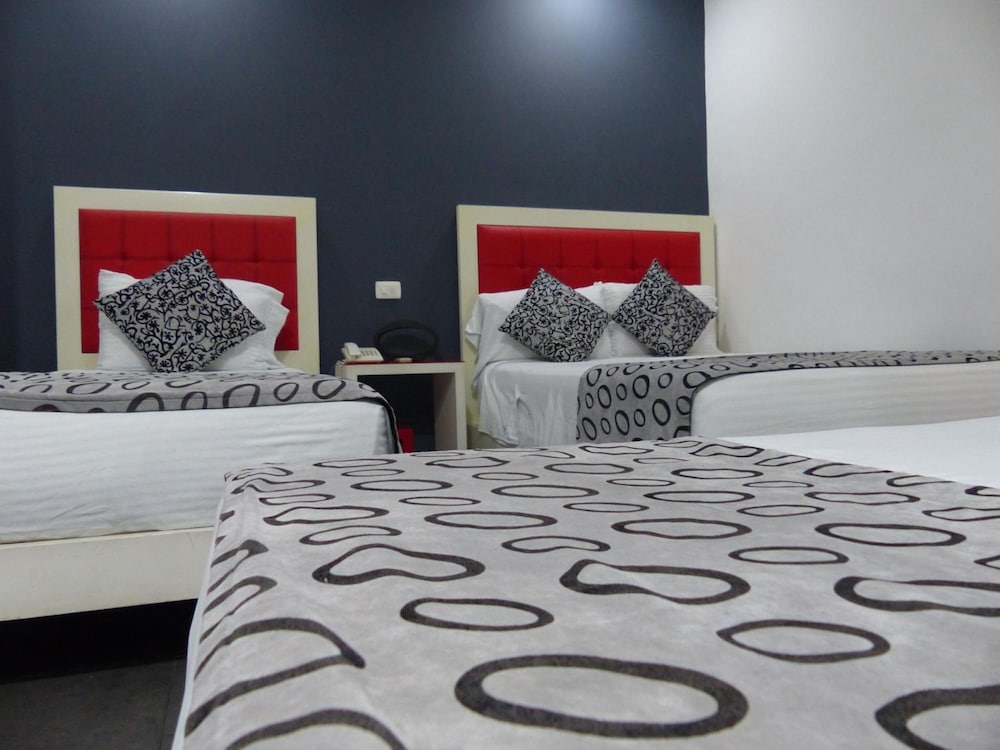 Hotel Merlott Lleras 34/48