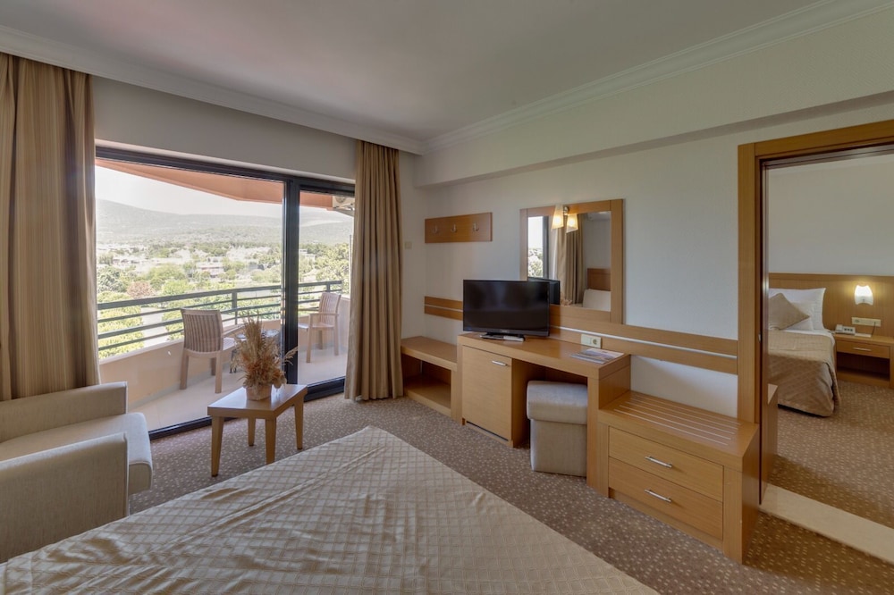 The Holiday Resort 38/54