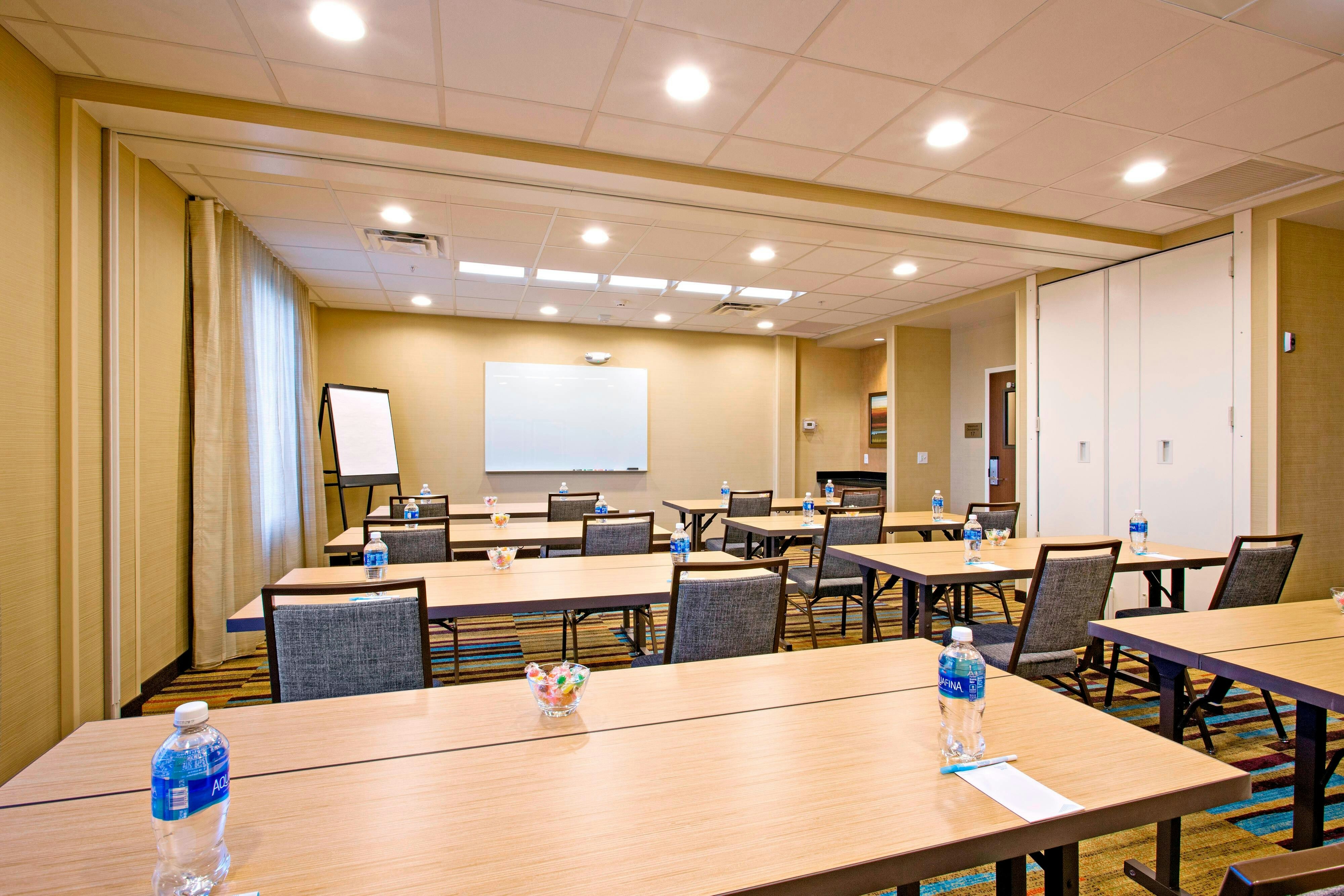 Fairfield Inn & Suites By Marriott Phoenix Tempe/Airport 45/51