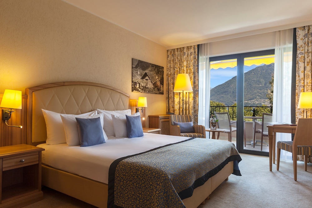 Comfort, Double Bed, Partial Lake View