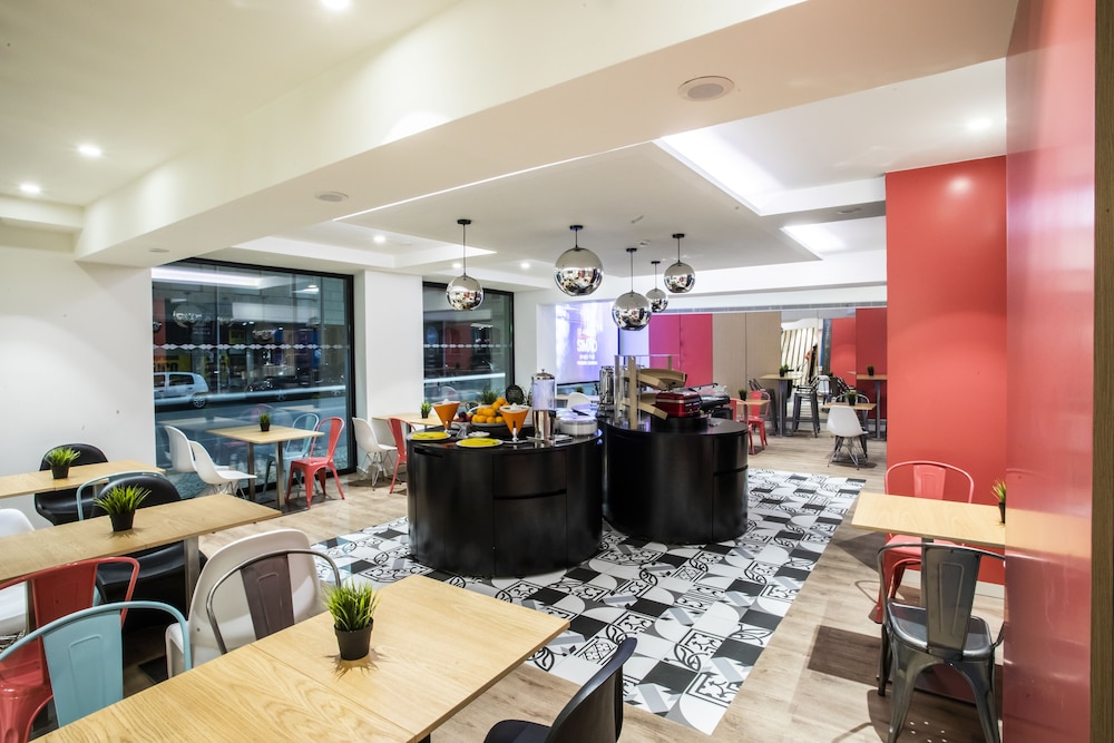 restaurant cafeteria
