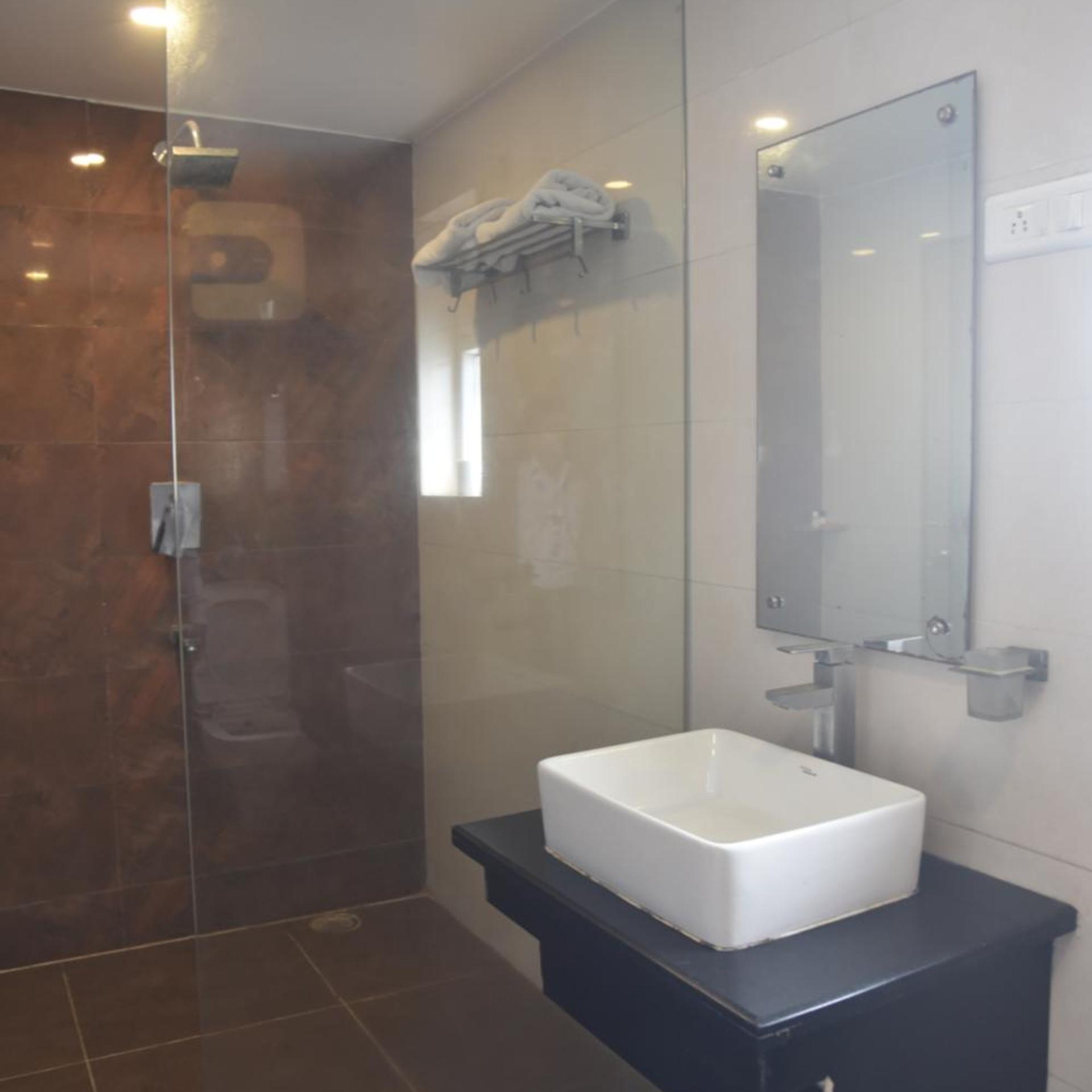 Hotel Aalcajars Inn 48/50