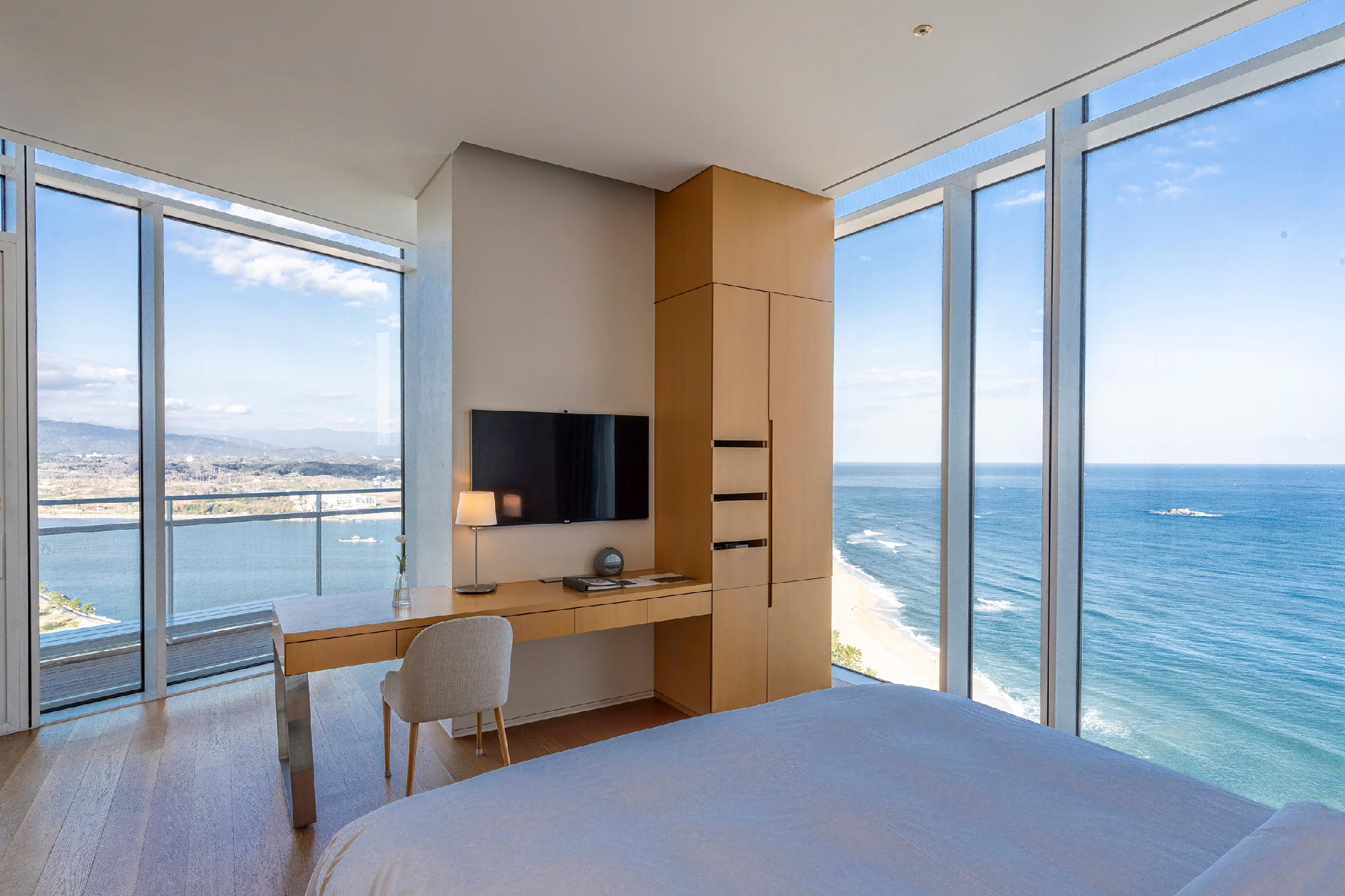 Gallery, Deluxe, King Bed, Panoramic View