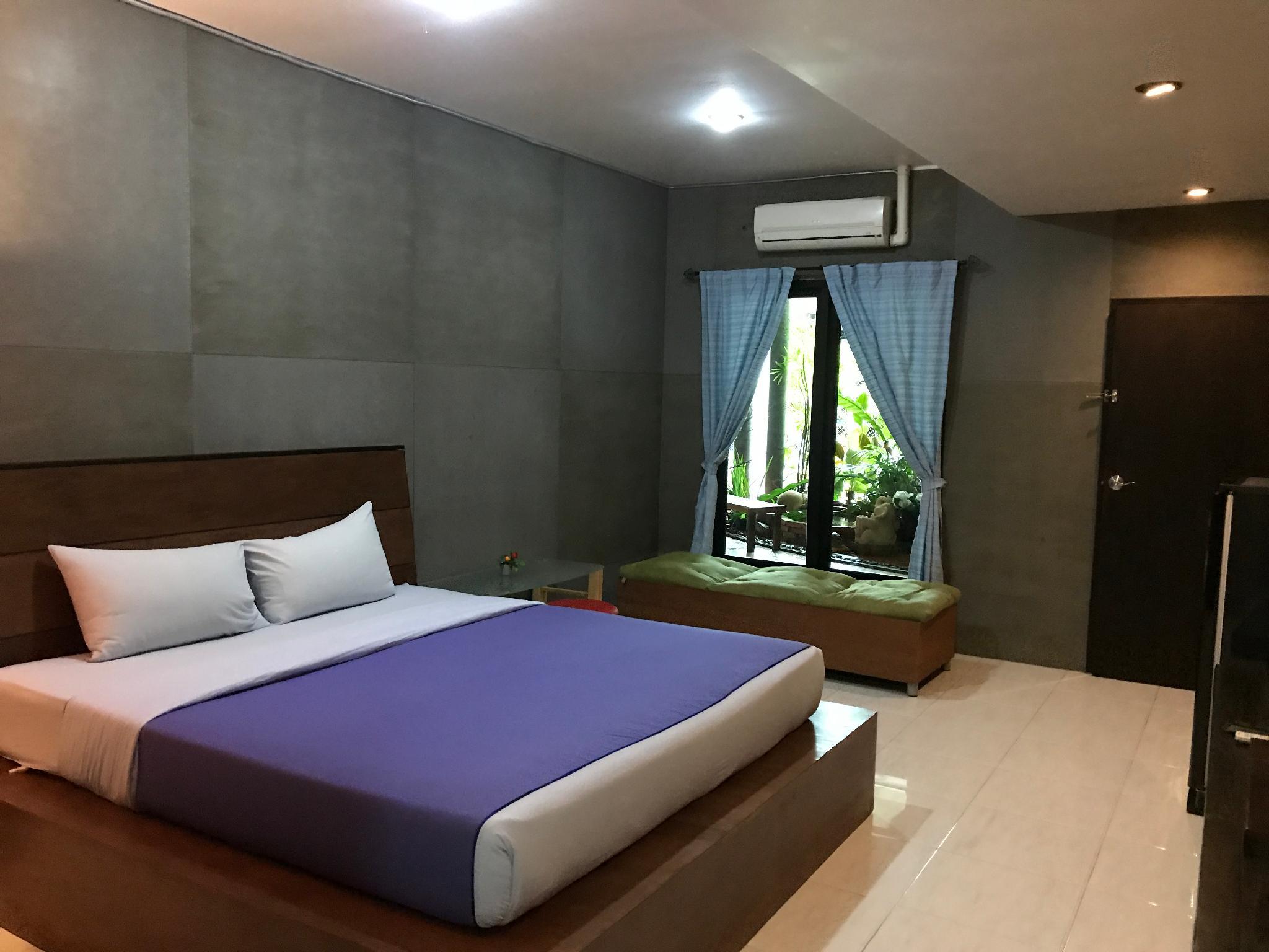 Standard, King Bed