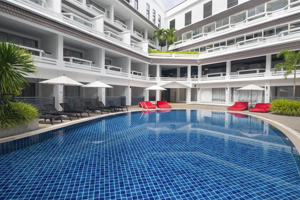 Radisson RED Phuket Patong Beach 46/48