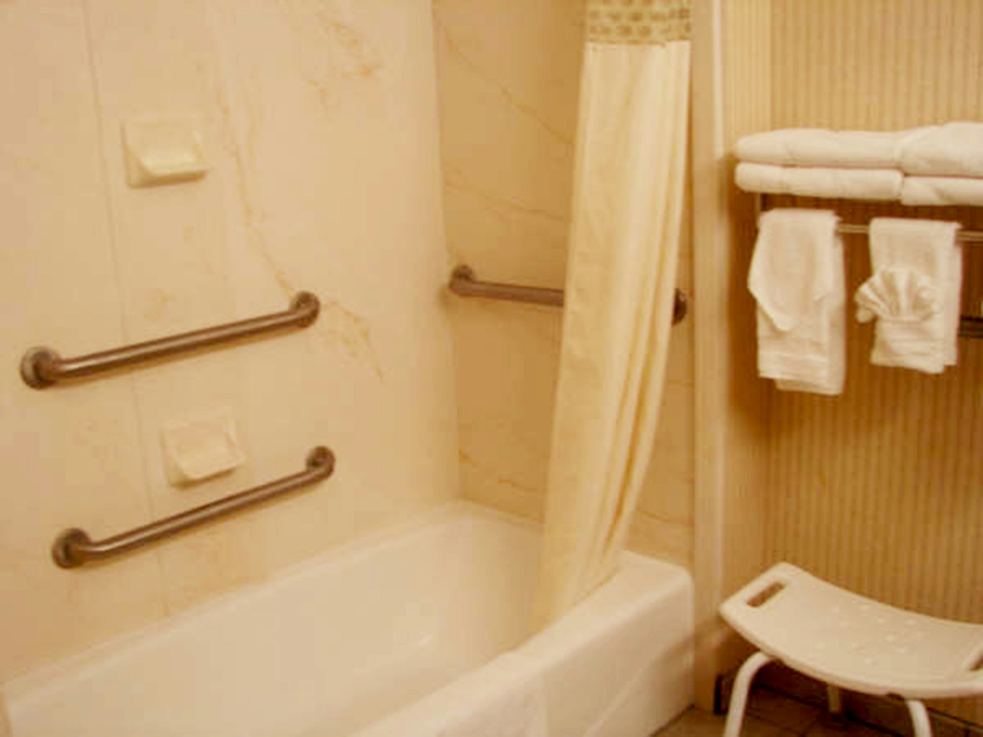 Hampton Inn Suites Scottsbluff Conference Center 21/22
