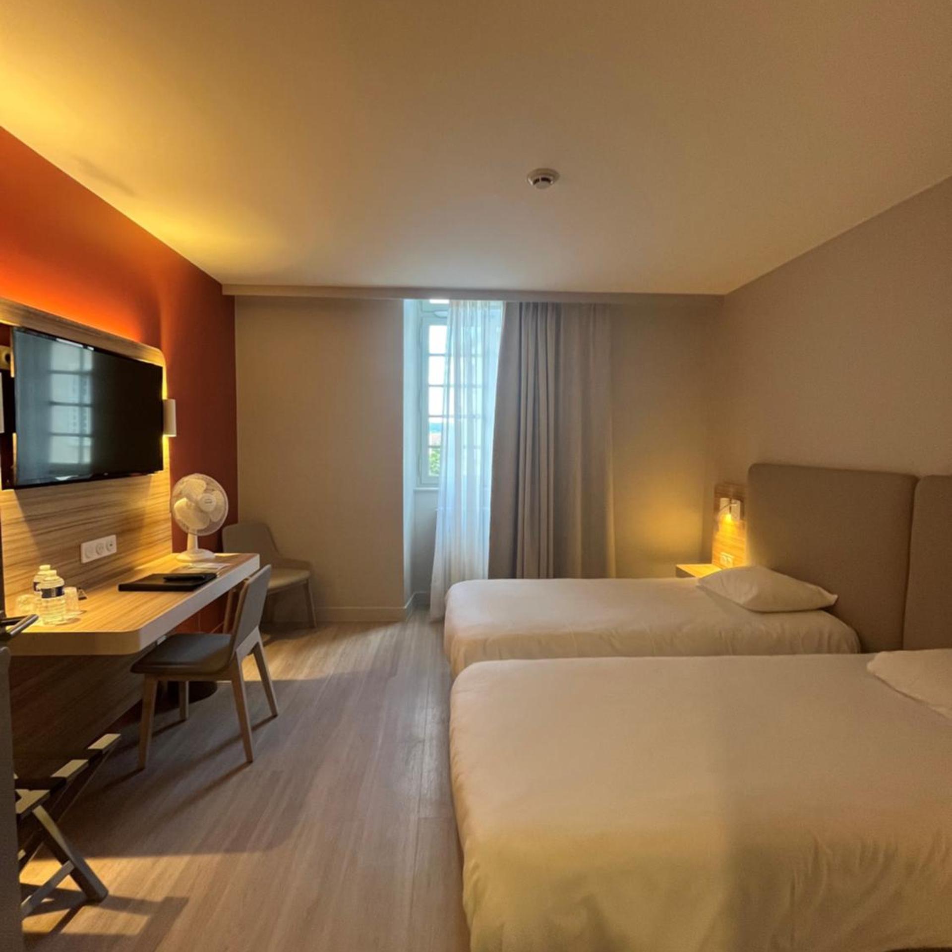 Comfort, Twin Beds, Mosque View