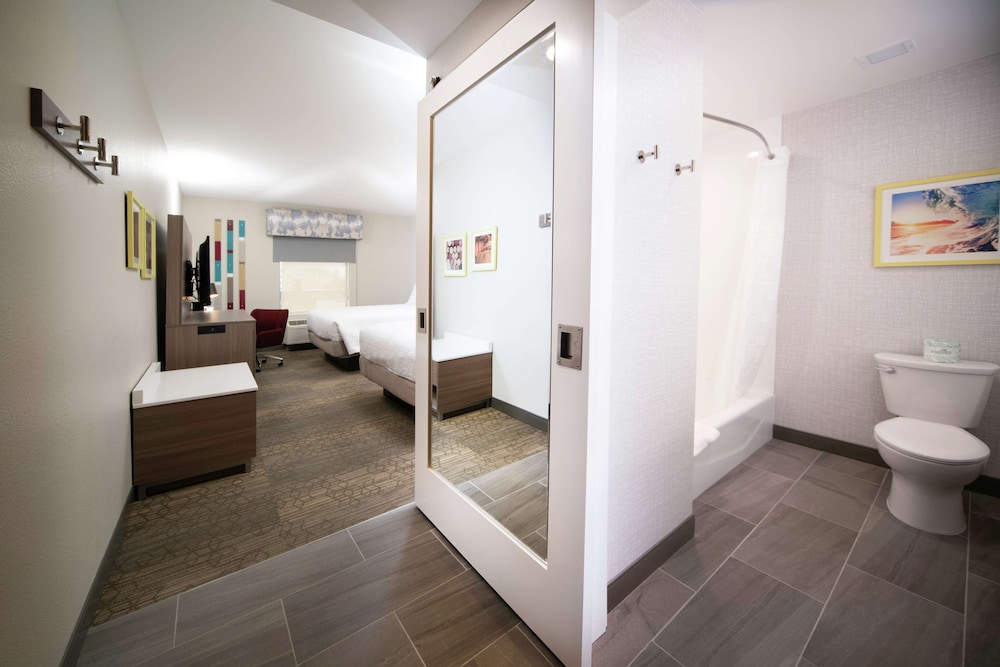 Hampton Inn and Suites Santa Maria 16/48