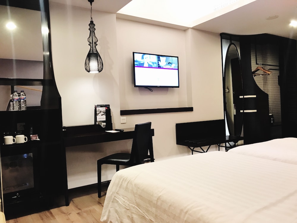 Mercure Surabaya Grand Mirama 23/81