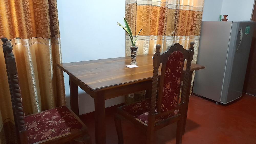 Ranmitha Villa 7/40