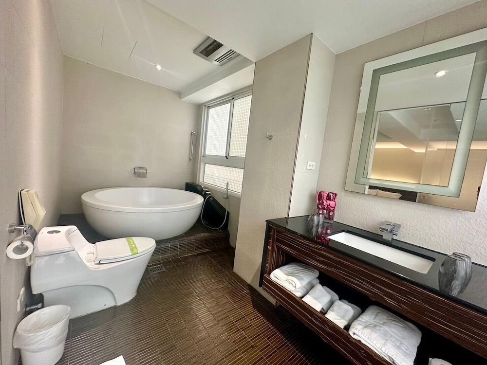 Kapok Hotel Resorts 38/46