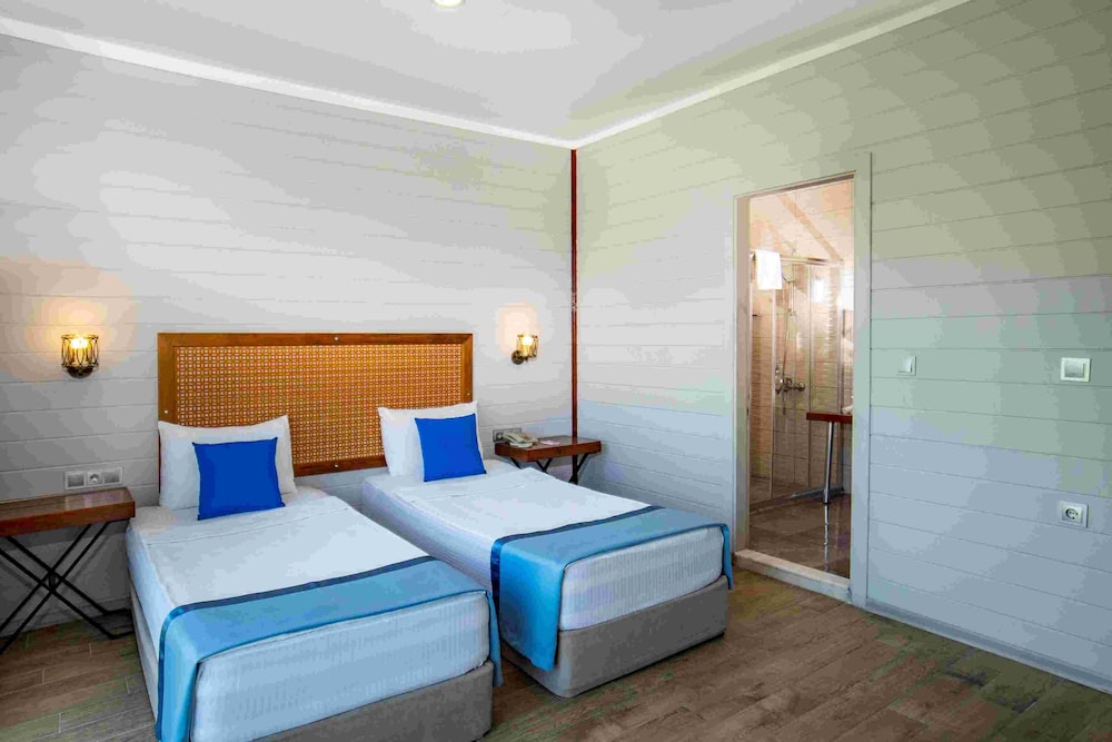 Risus Beach Resort Hotel Kusadasi 12/50