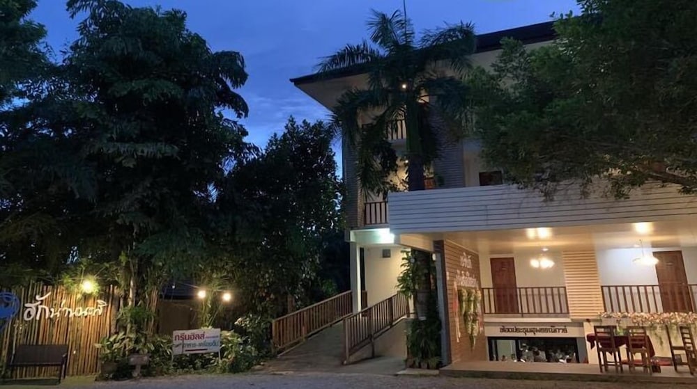 Green Hill Resort 3/50
