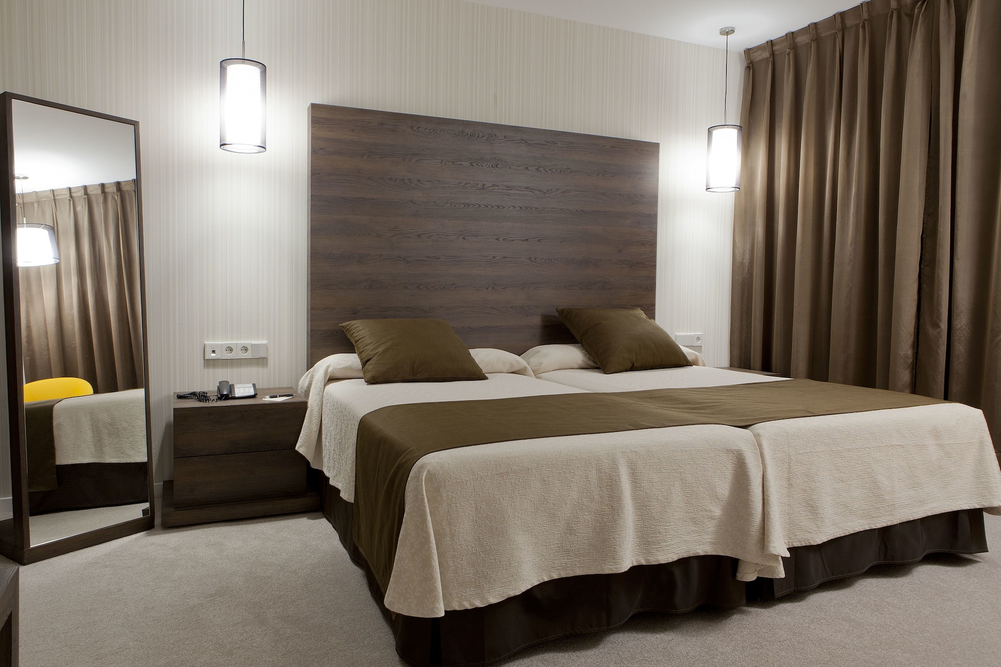 SUPERIOR, DOUBLE BED