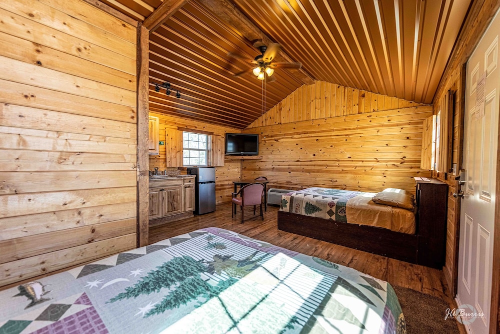 Elite Cabins and RV Park 21/51