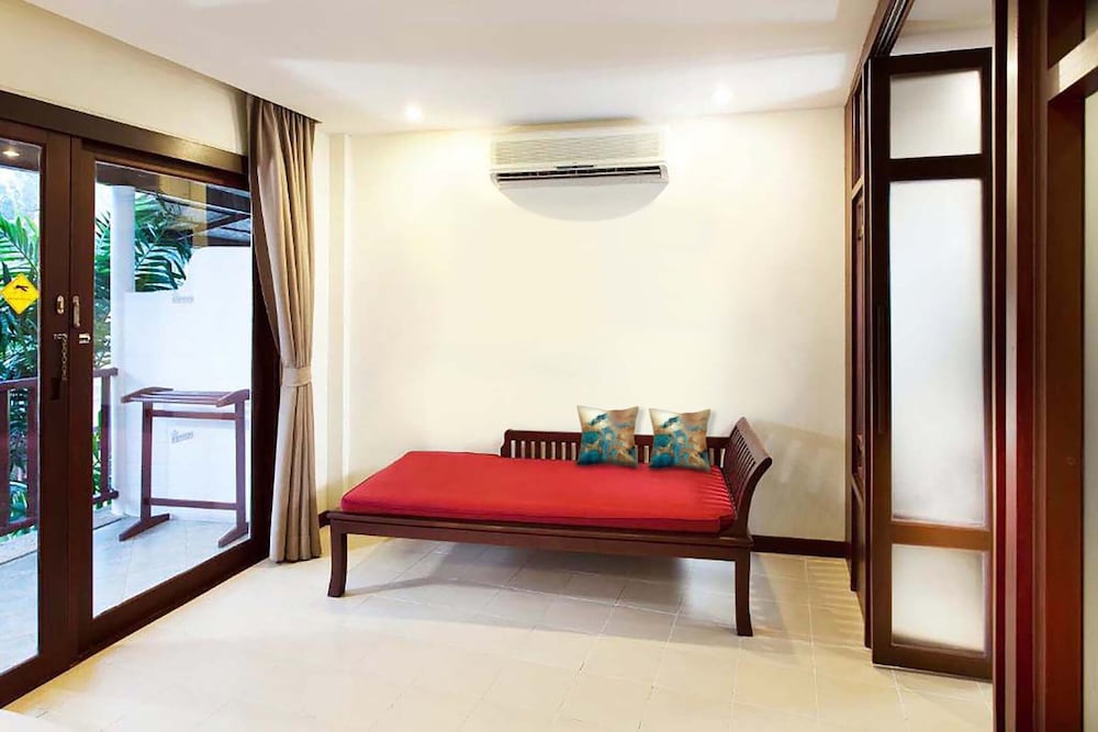Occidental Bangtao Beach Resort 50/60
