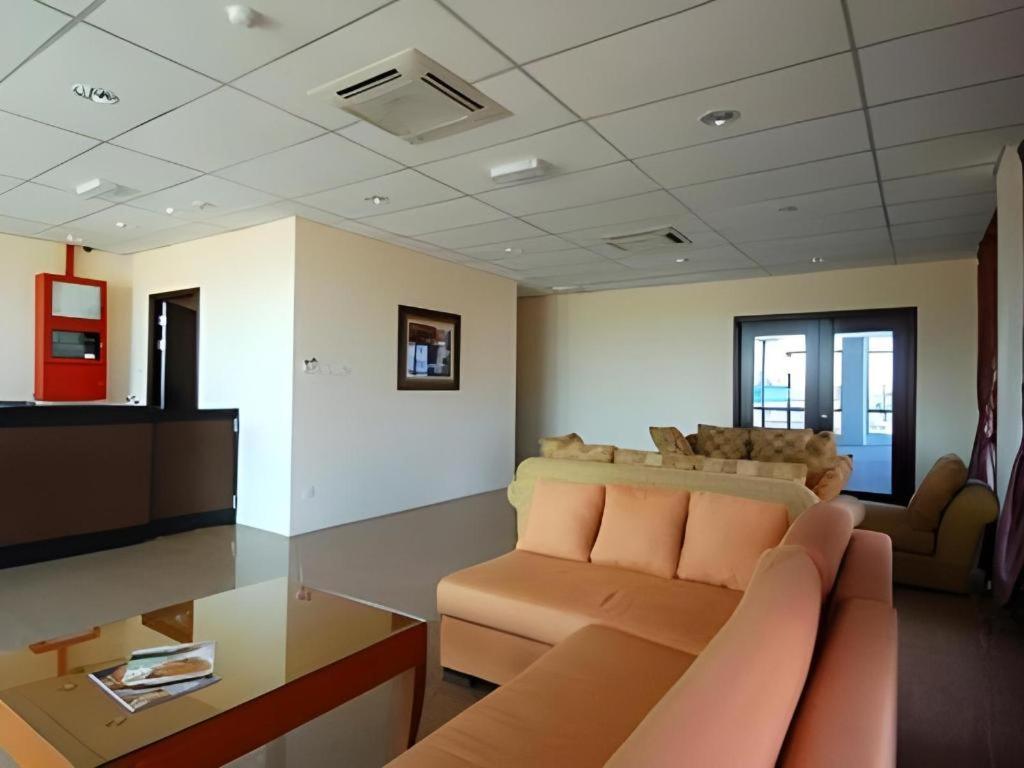 Aristo Hotel At Putatan 46/56