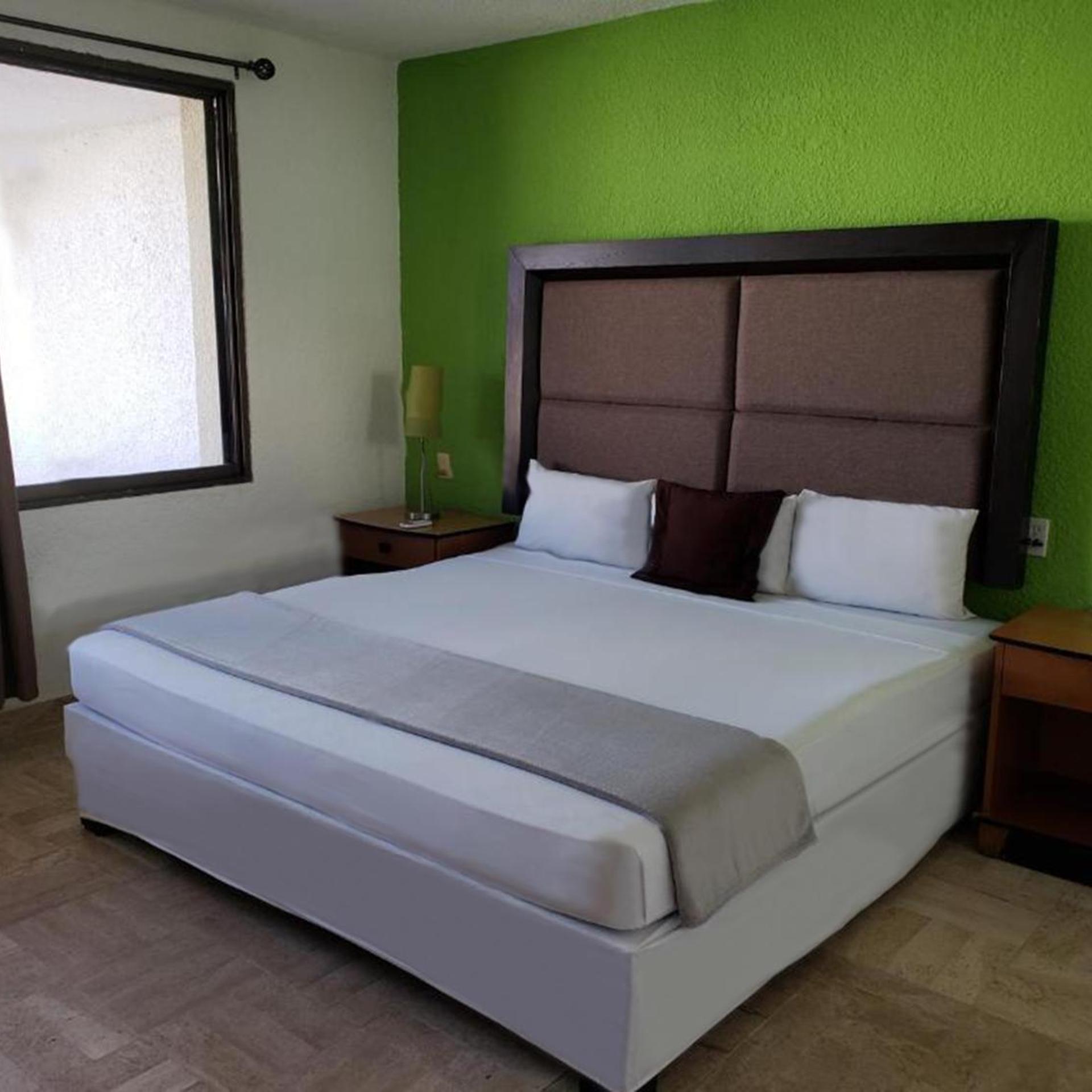 Room, King Bed