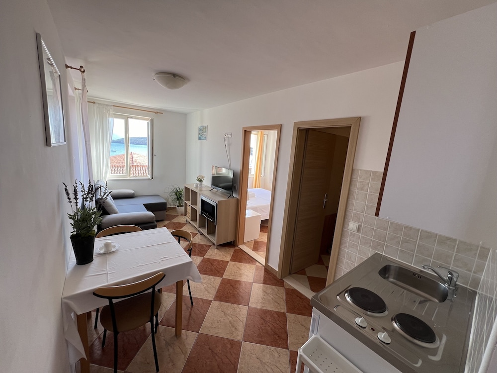 Apartments And Rooms Katija Egon 50/50