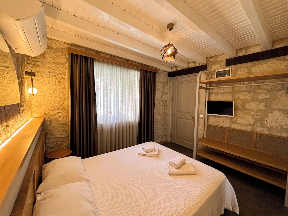 STANDARD, DOUBLE BED