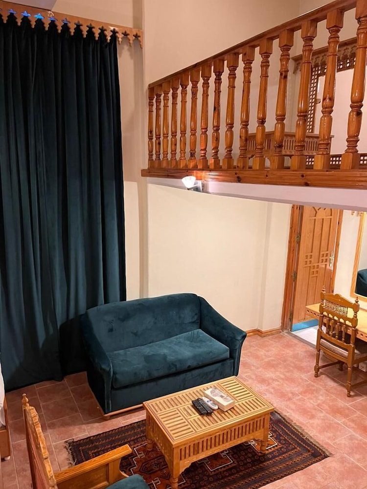 Kuwait Palace Hotel Apartment 48/66