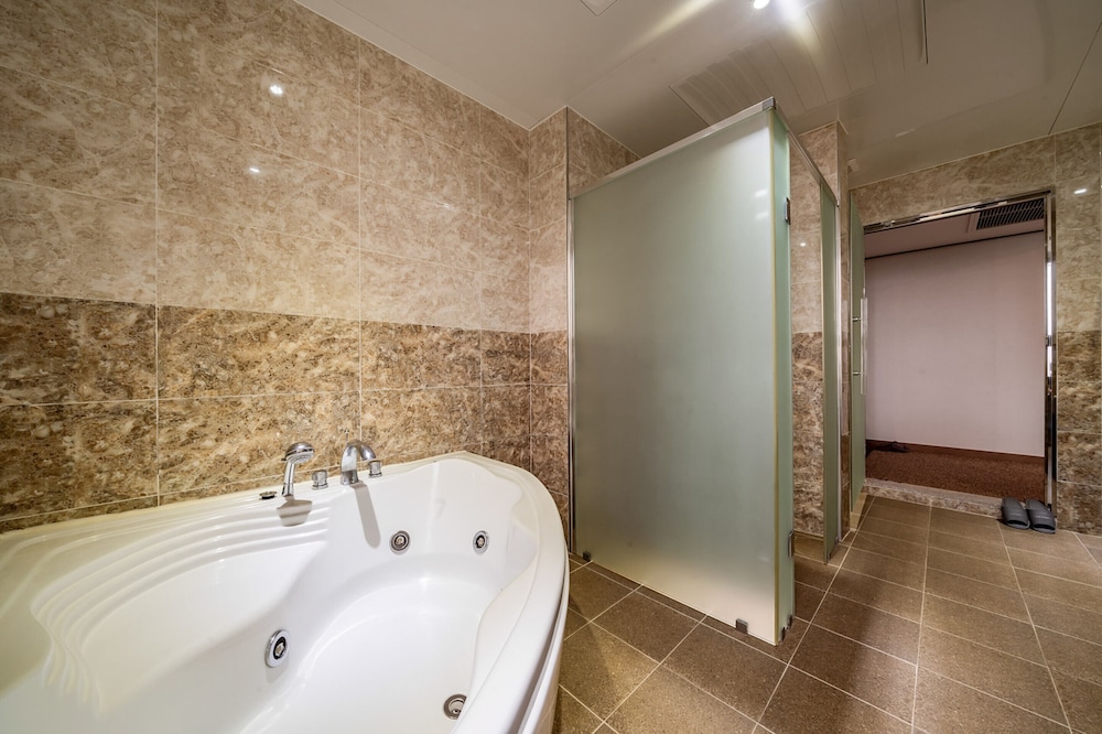 Sunrise Hotel Sungsan 46/62