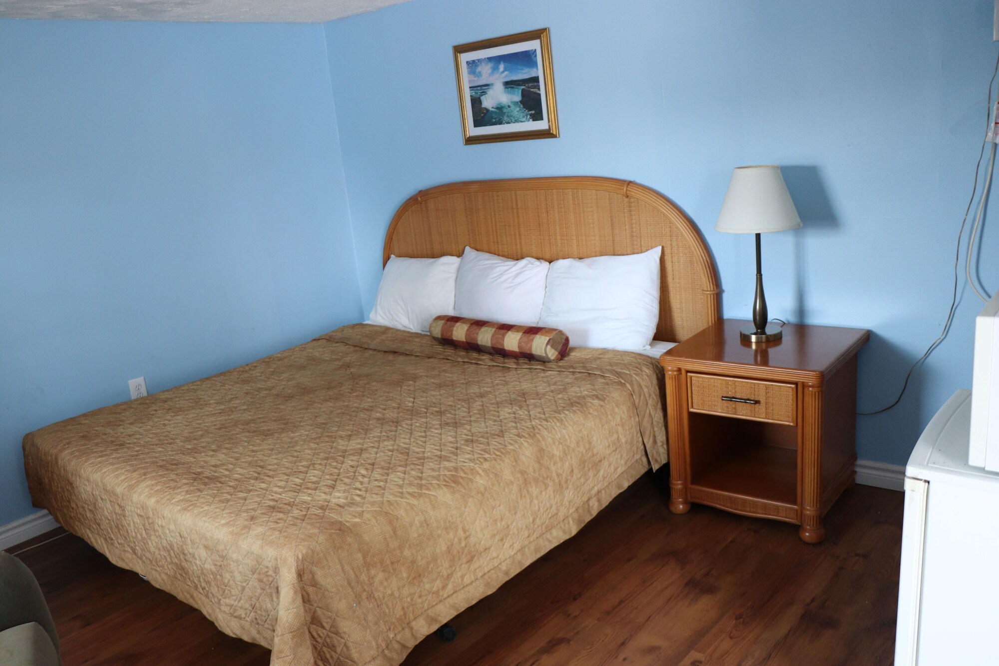 ECONOMY, KING BED