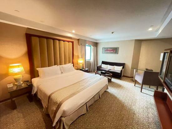 Boutique, Queen Bed