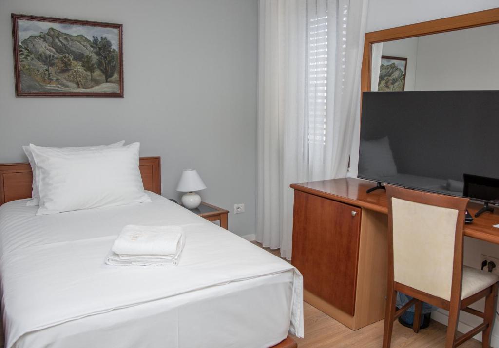 Arber Hotel 6/24