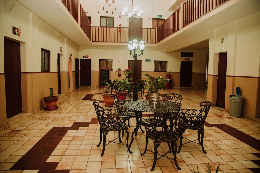 Hotel Cervantino 35/50