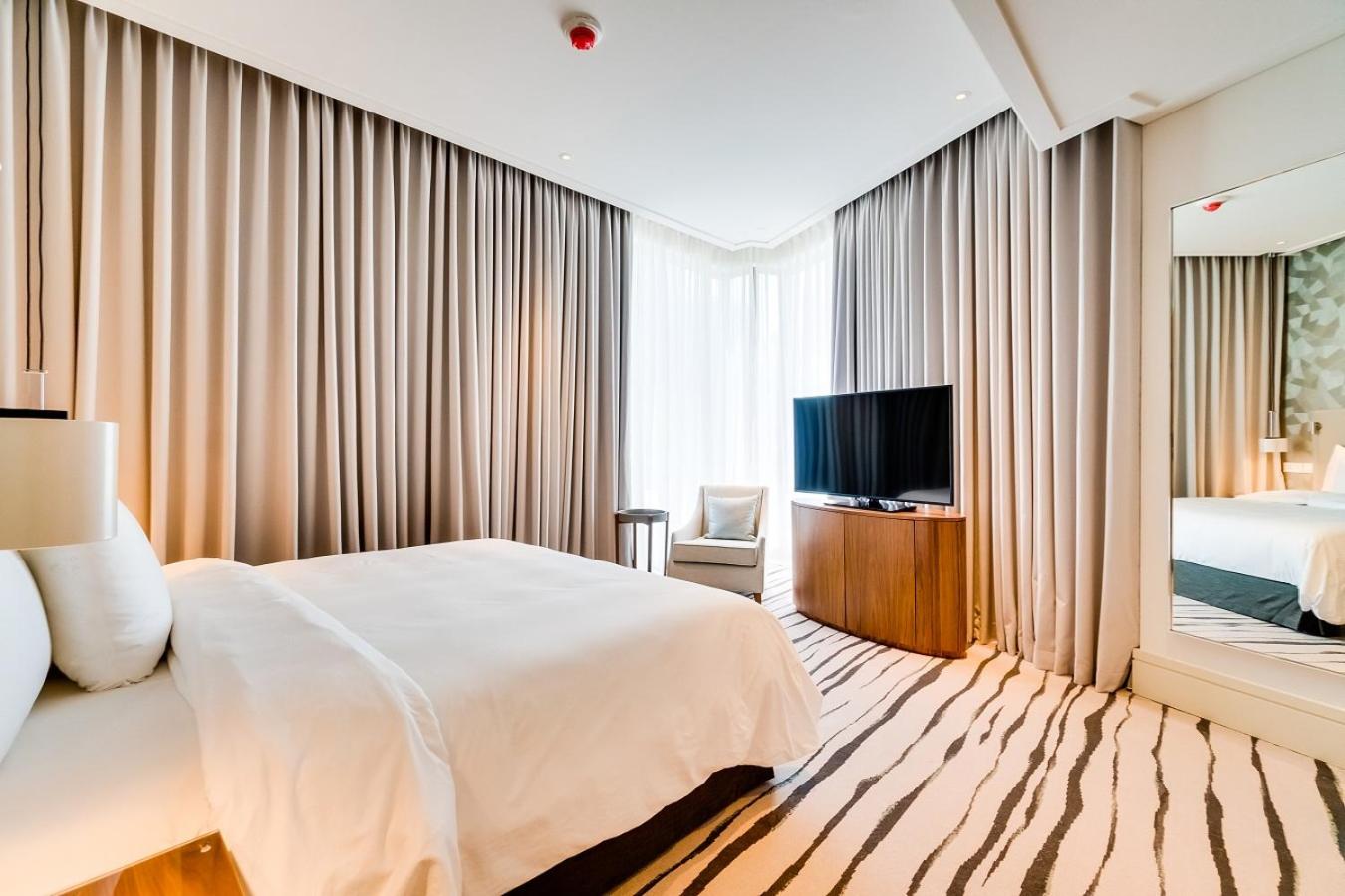2 Bedrooms, Apartment, Double Bed, Partial Burj Khalifa View