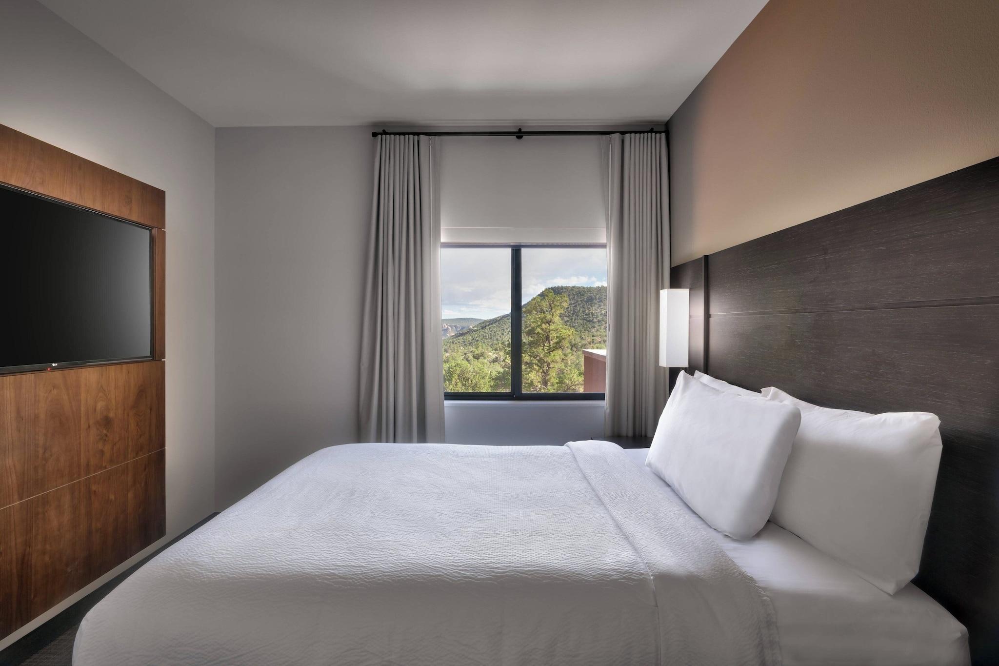 2 Bedrooms, Suite, Accessible