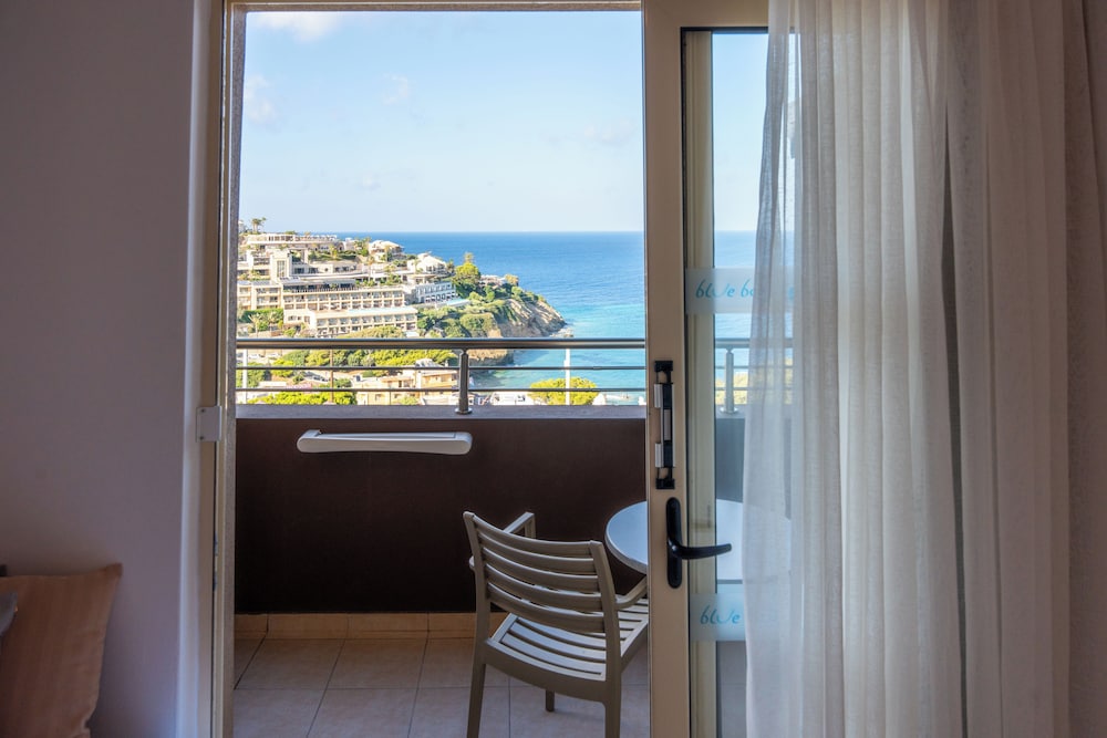 Blue Bay Resort Hotel 31/35