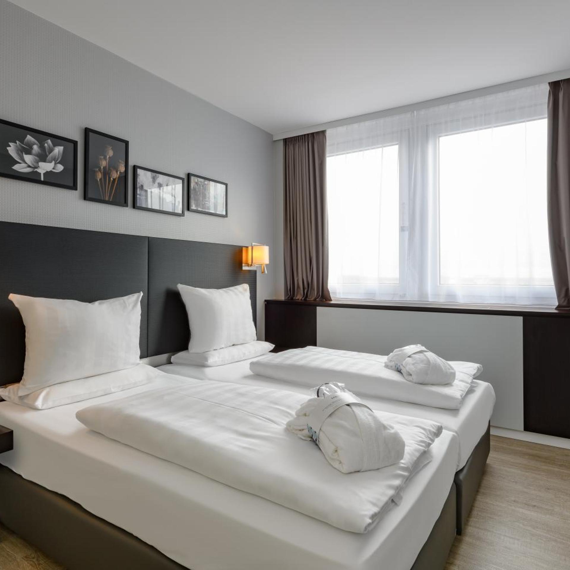 Deluxe, Double Bed