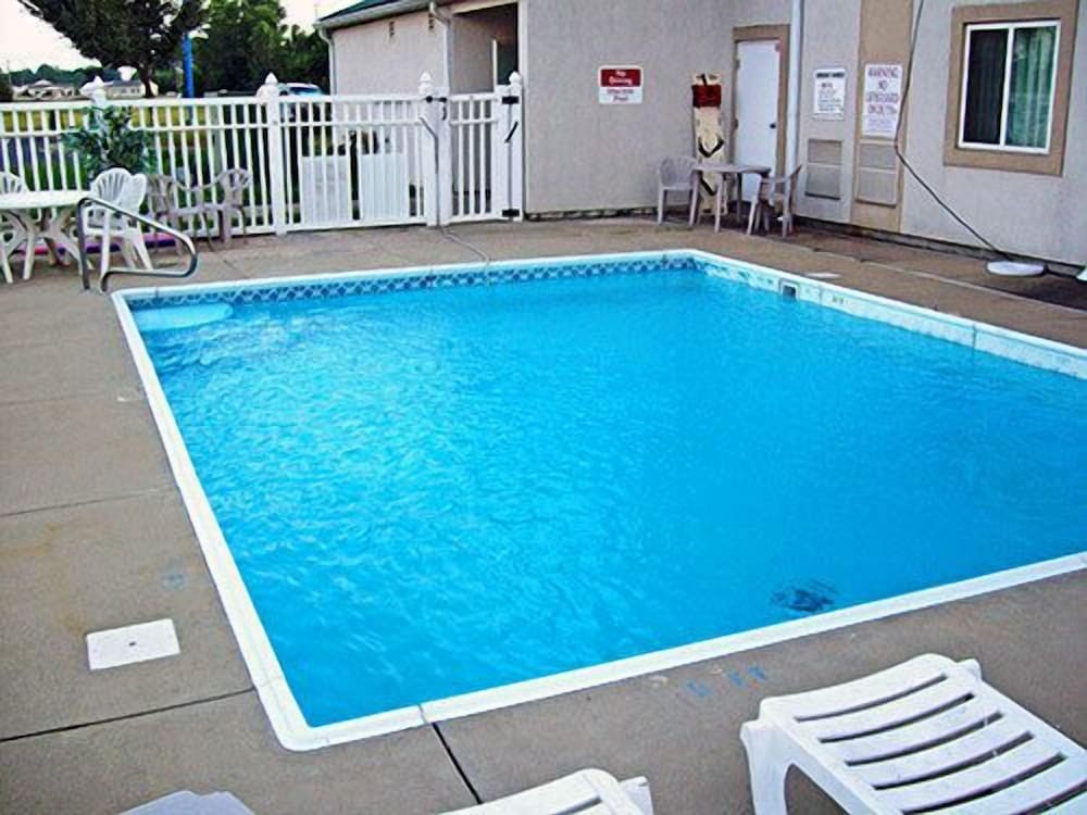 Motel6 Seymour, IN - North 36/51