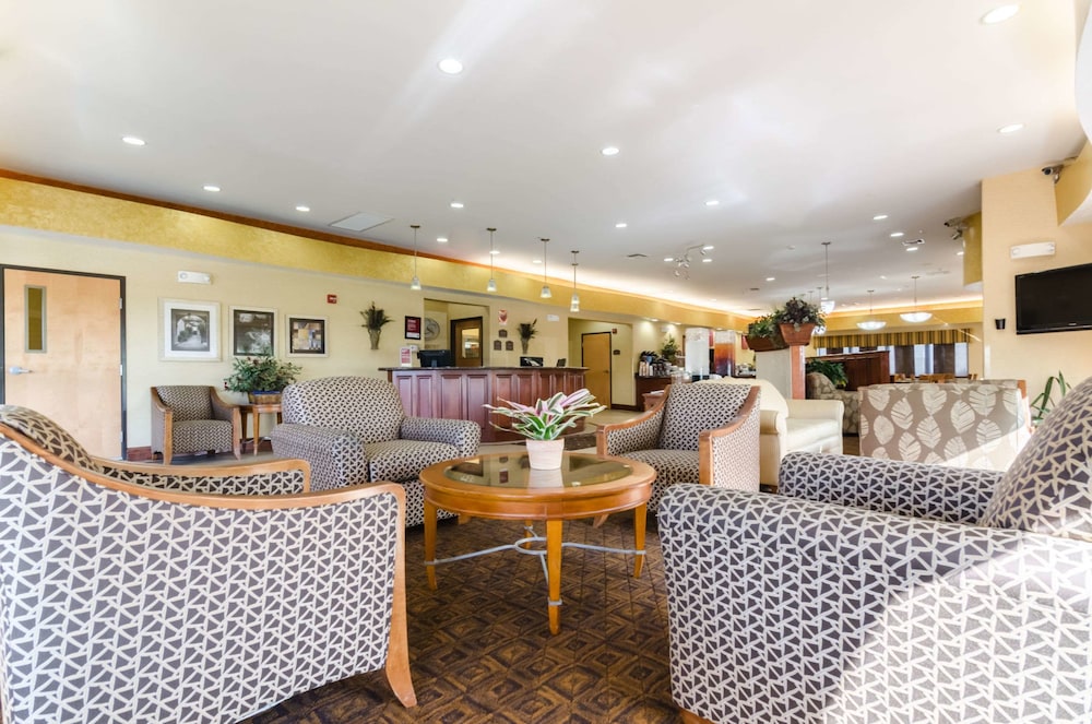 Comfort Suites Salina 34/44