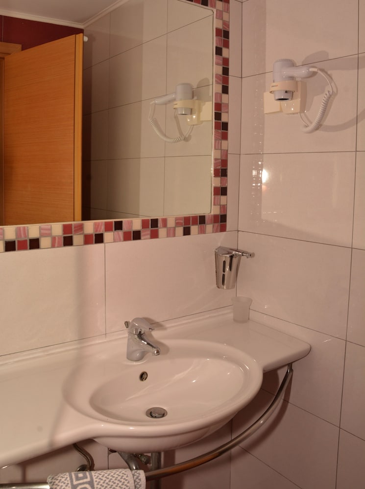 Kavos Plaza Hotel 47/50